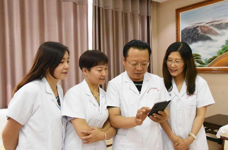 科研保障药品安全 文明创建谱写新篇——青海省药品检验检测院精神文明创建侧记 微信图片_20220225145236